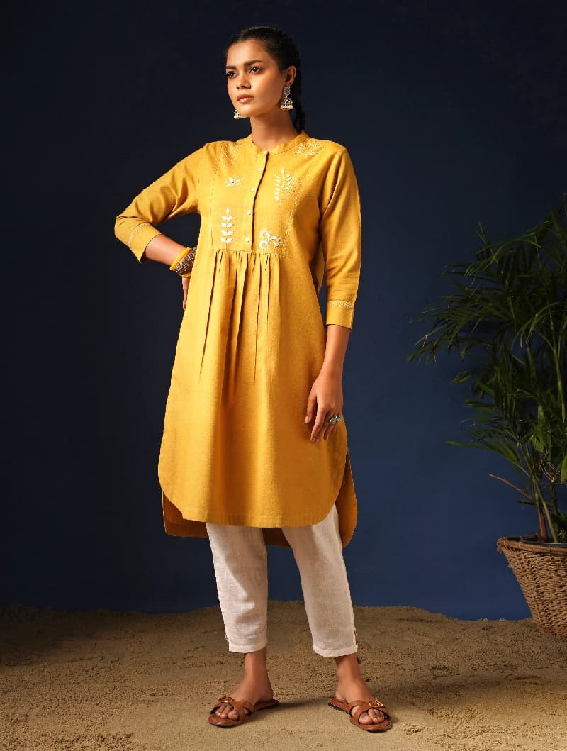 Women's Yellow Casual Solid Regular Fit Kurta