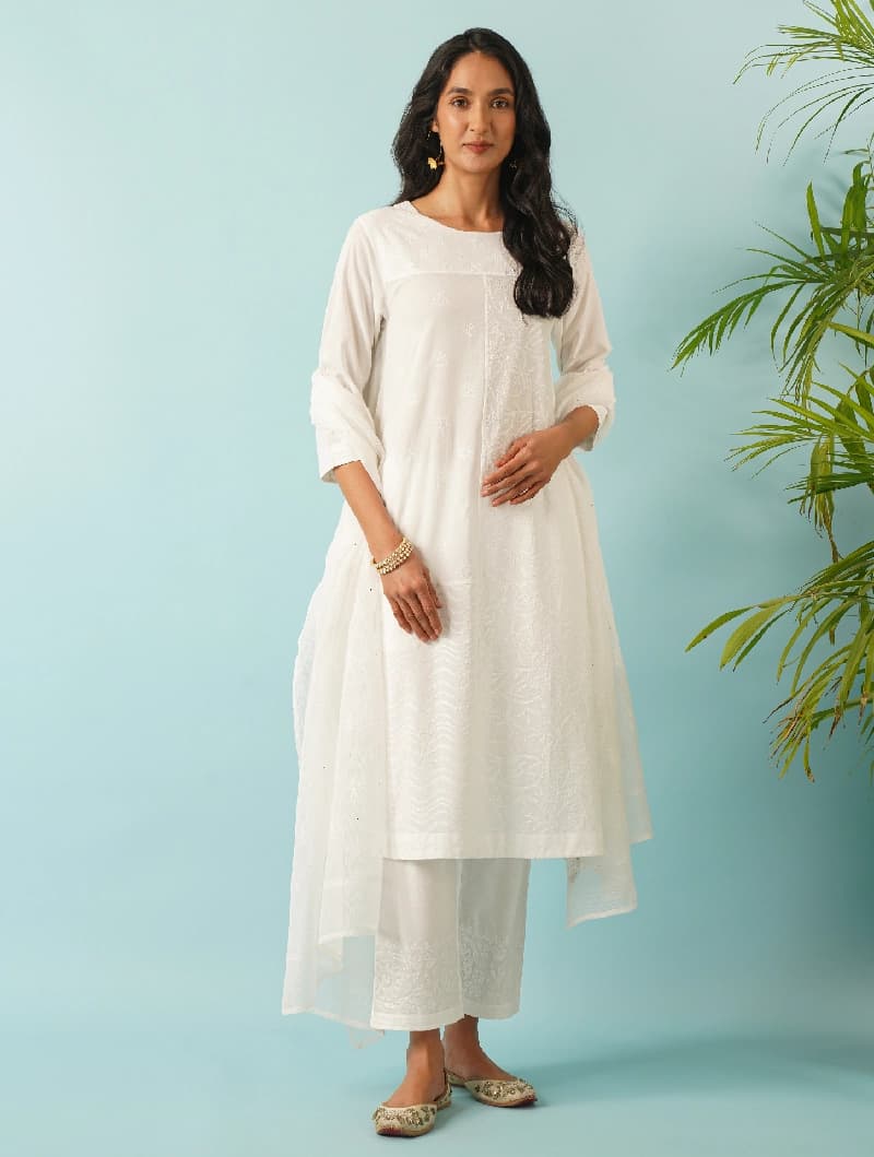 Women's White Casual Solid Regular Fit Kurta