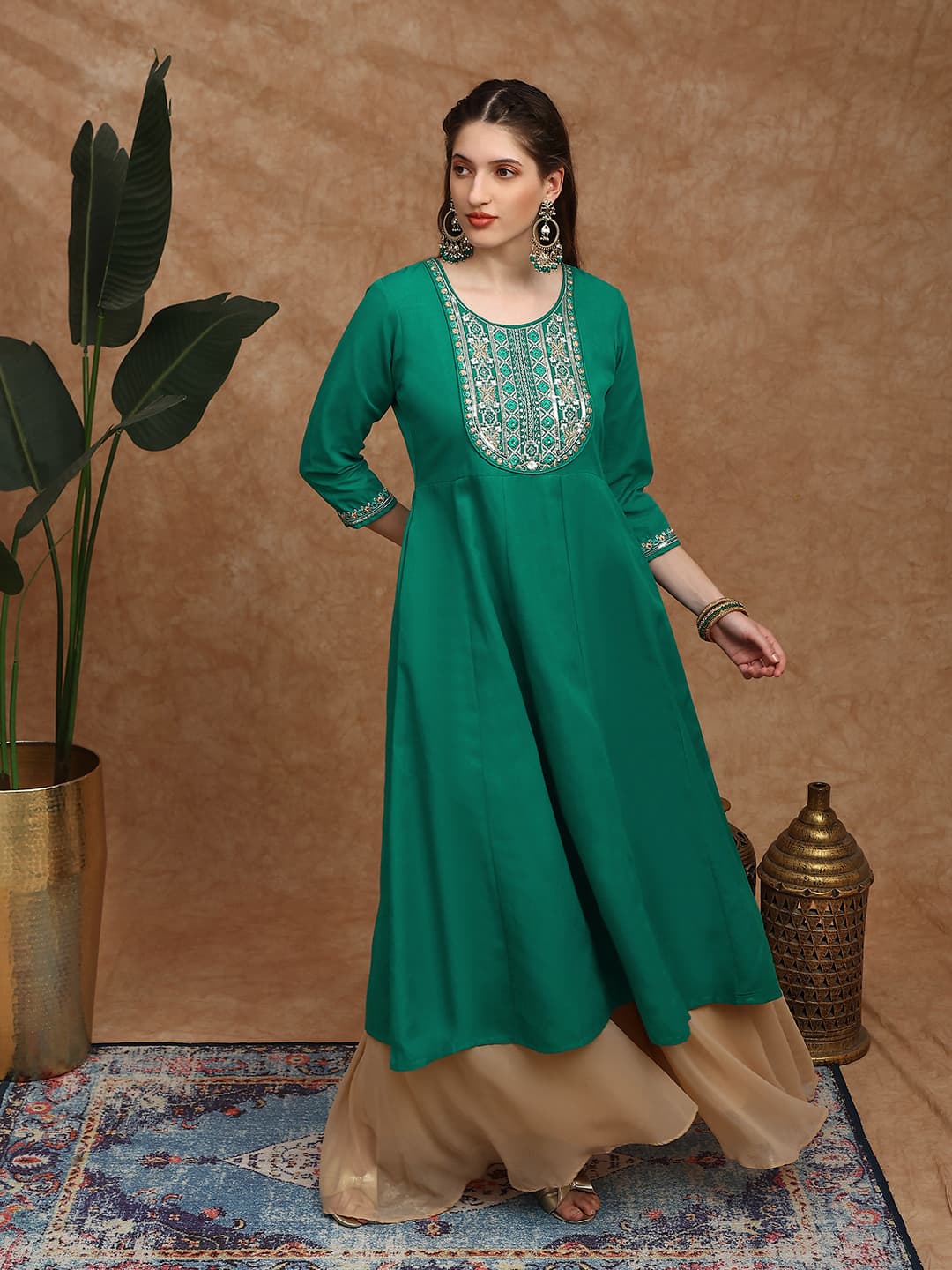 Women's Green Festive Solid Regular Fit Kurta