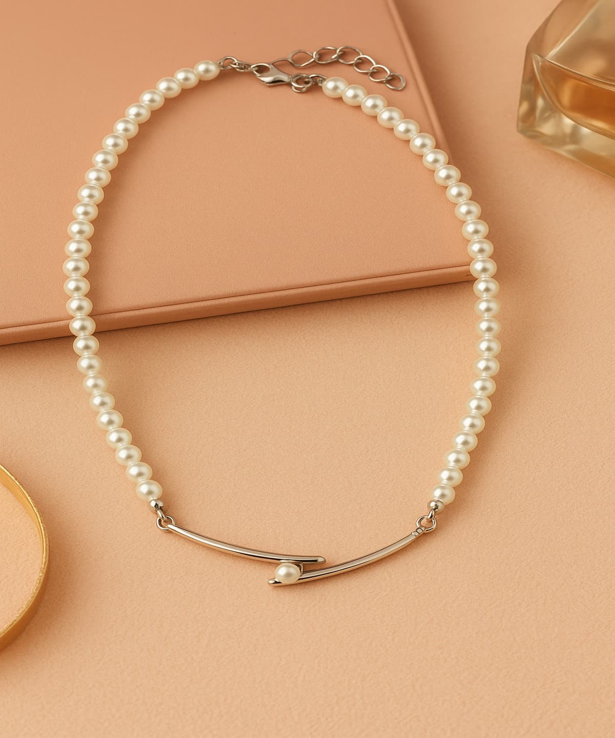 Women's Pearl Beaded Choker Necklace with Metal Detailing – Festive & Elegant