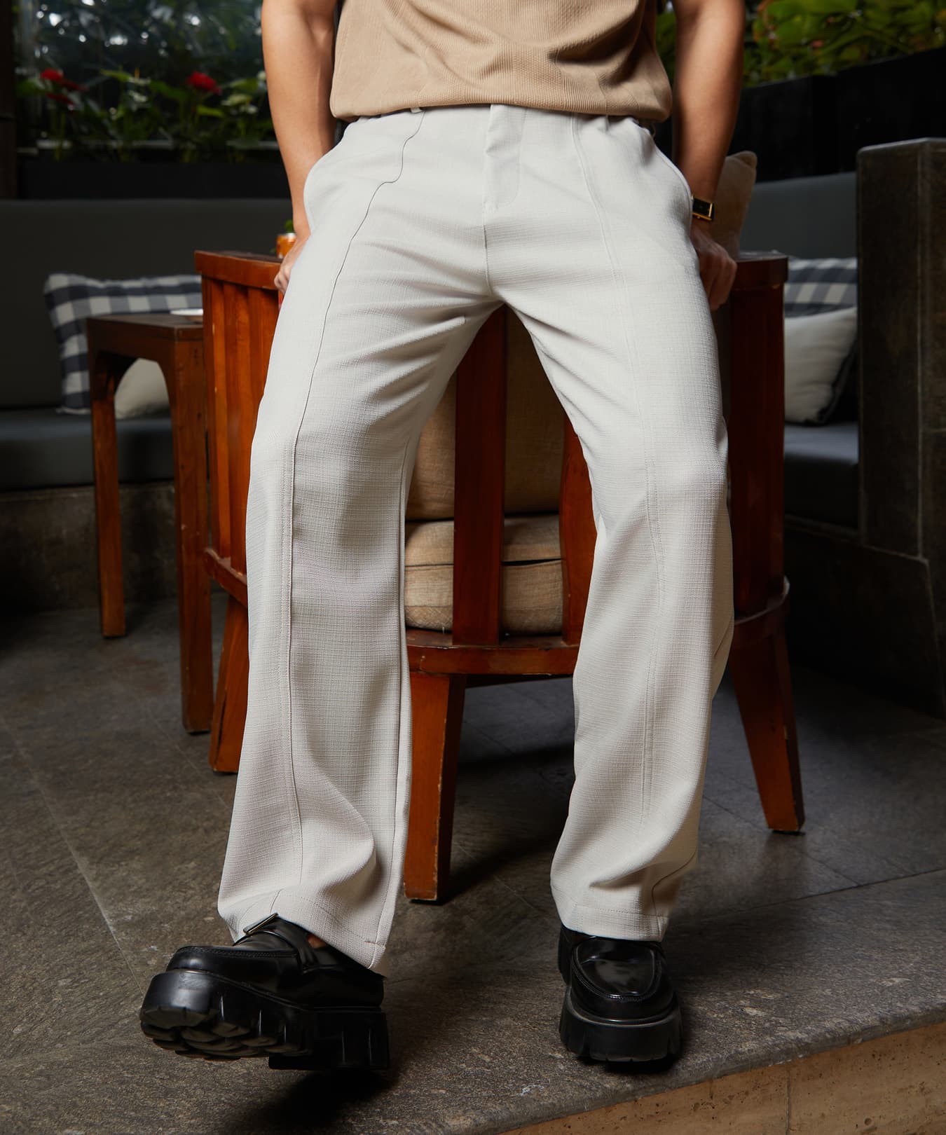 Men's Beige Casual Solid Regular Fit Trouser