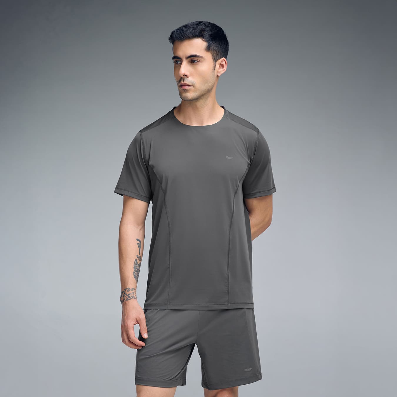 Men's Grey Sports Solid Pull On Round Neck Half Sleeves Tshirt