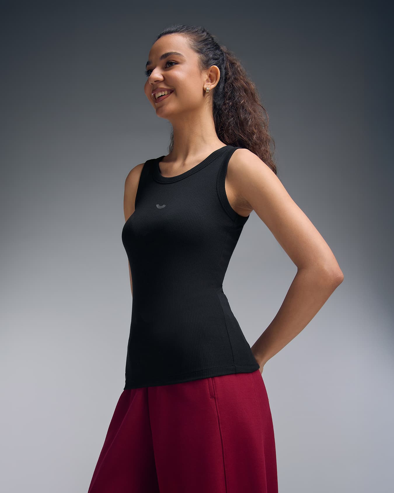 Women's Black Sport Regular Fit Solid Sleeveless Tank