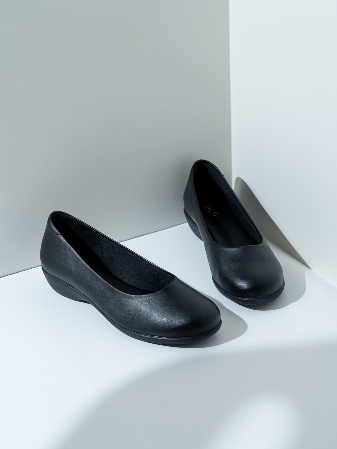 Women's Black Casual Synthetic Wedge Heel Pump Flats