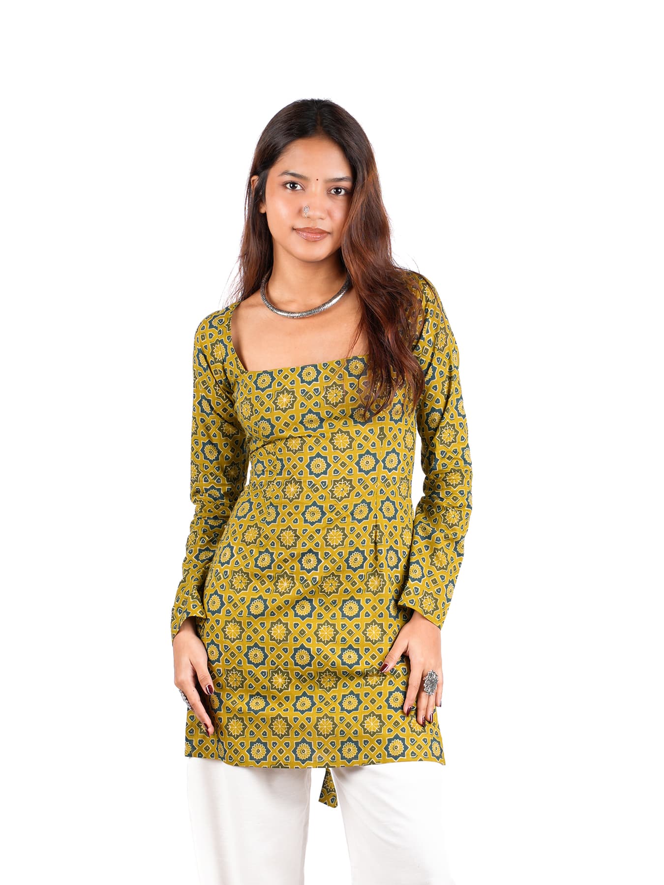 Women's Green Casual Slim Fit Full Sleeves Kurti