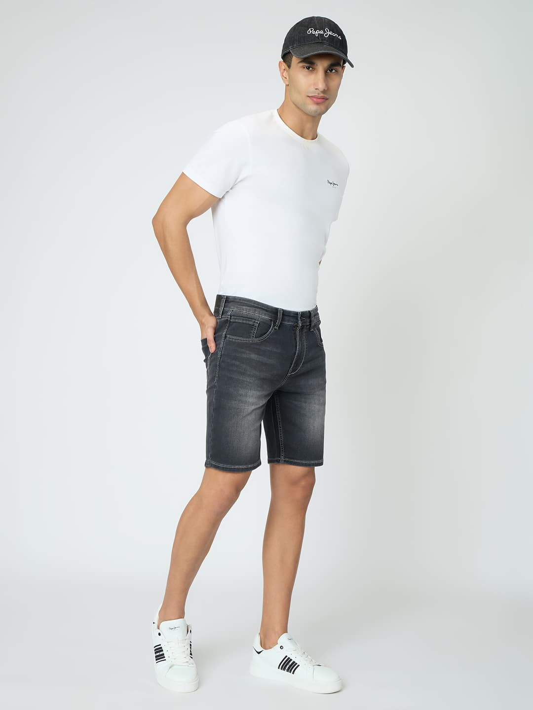 Men's Black Casual Solid Mid Rise Short