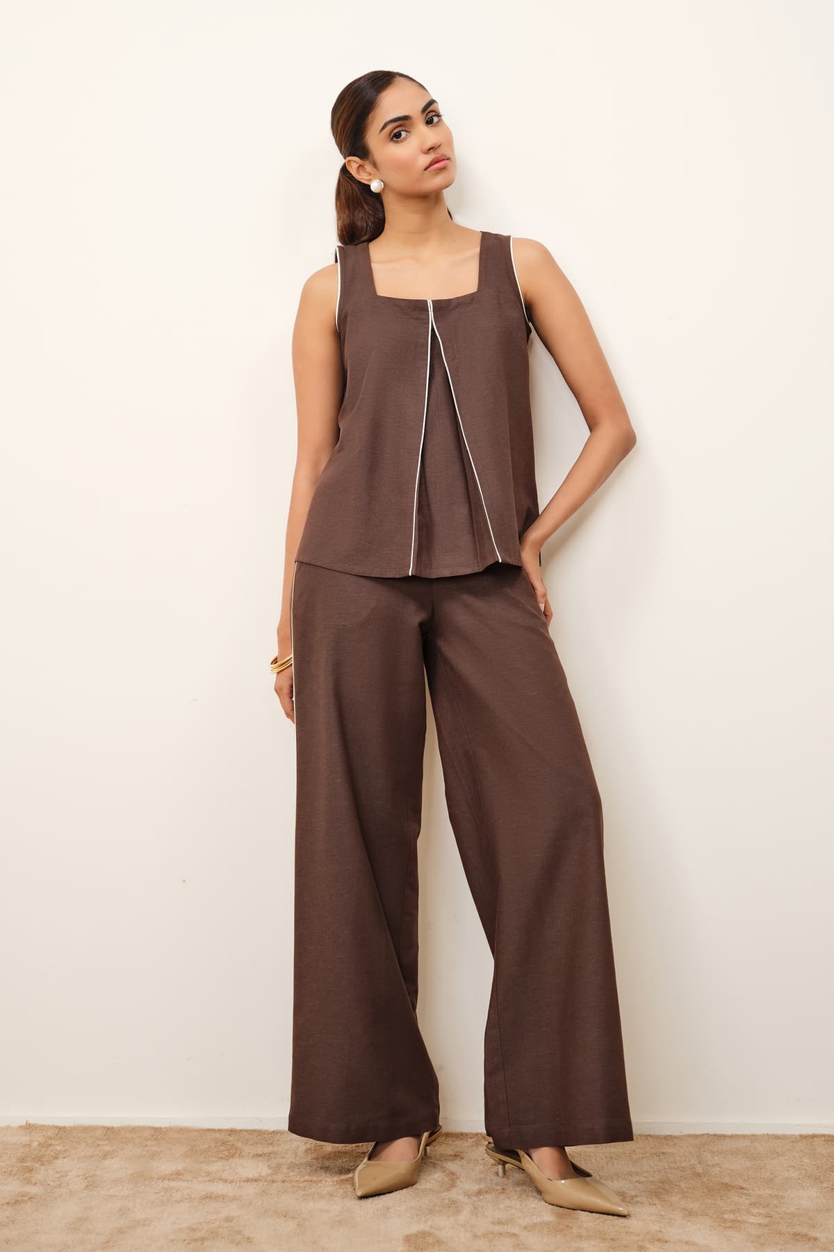 Women's Brown Casual Solid Sleeveless Co-ords Set