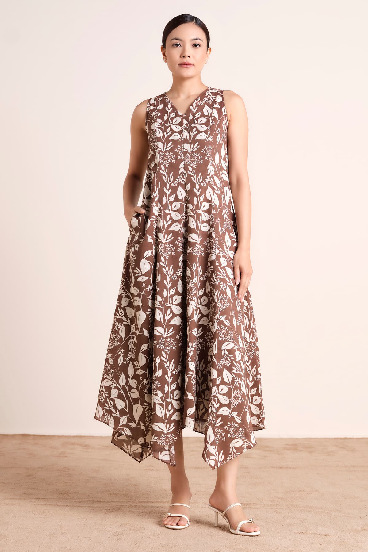 Women Brown Cotton Casual Fit and Flare V-Neck Printed Dress