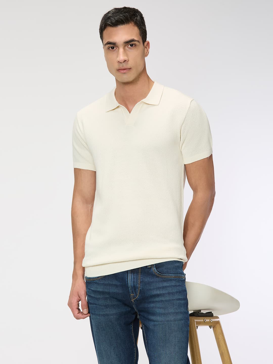Men's White Casual Half Sleeves Solid Polo Tshirt