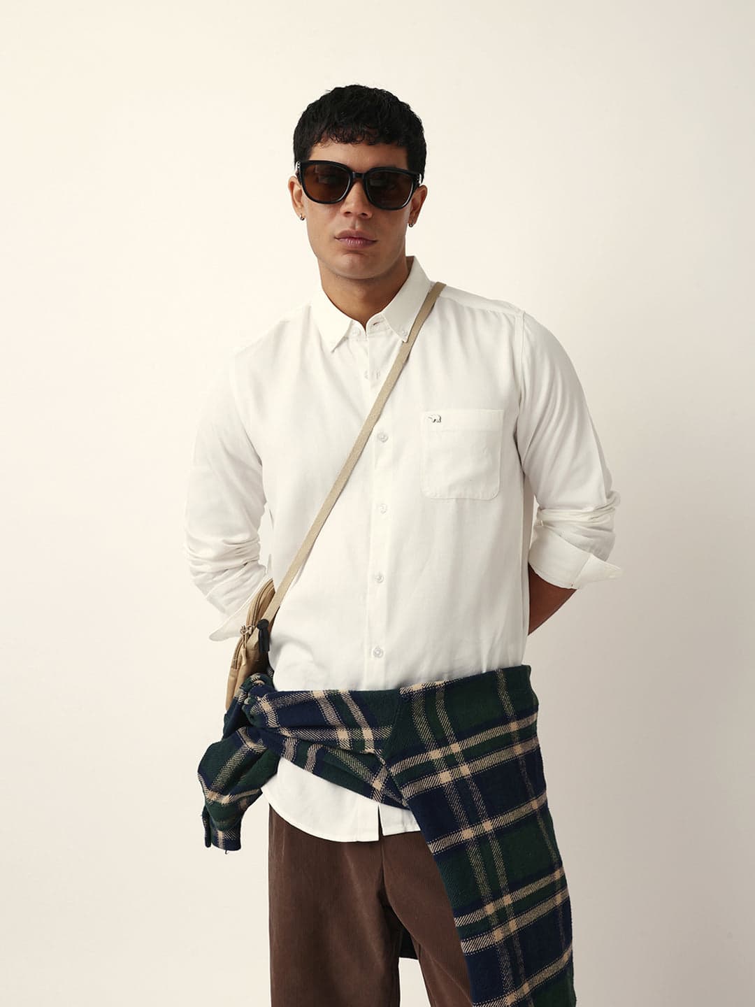 Men's White Solid Slim-Fit Casual Shirt with Button-Down Collar