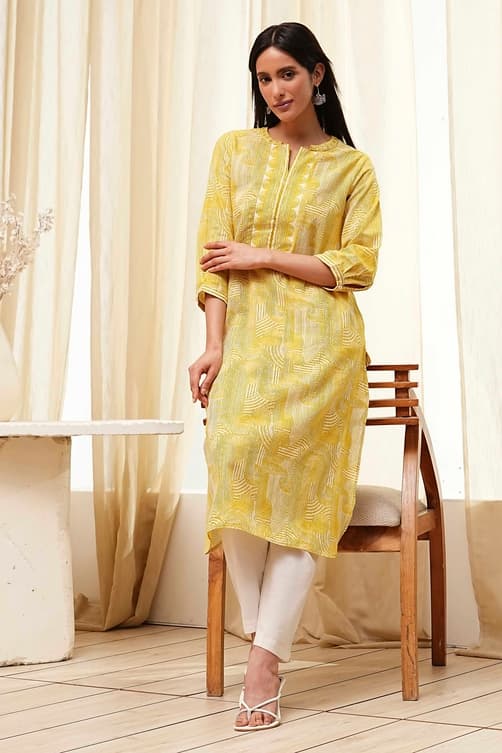 Women's Yellow Cotton Printed Straight Kurta