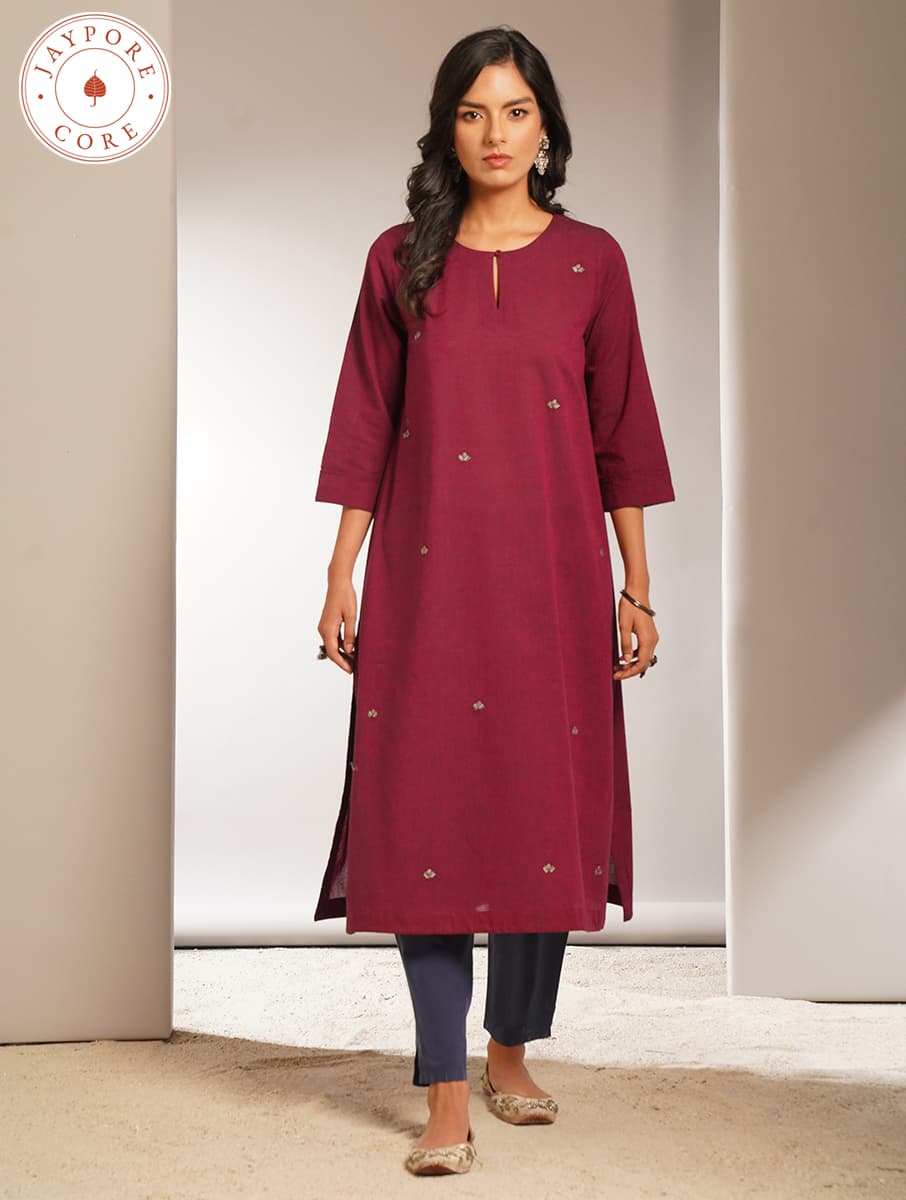 Women's Red Casual Regular Fit Solid Three Quarter Sleeves Kurta