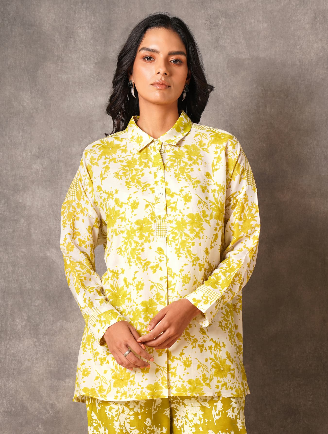 Women's Green Casual Regular Fit Floral Full Sleeves Top