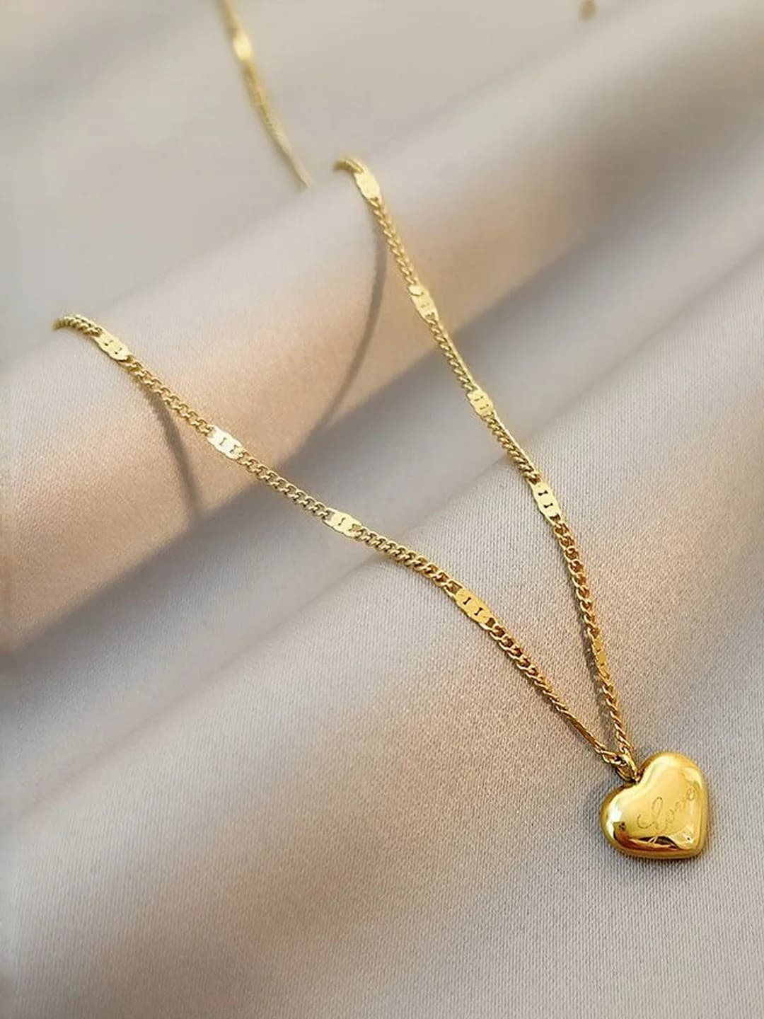 Women's Gold Heart Shaped Link Chains Minimal Necklace