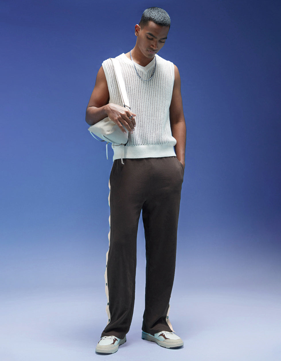 Men's Brown Casual Regular Fit Solid Cargo