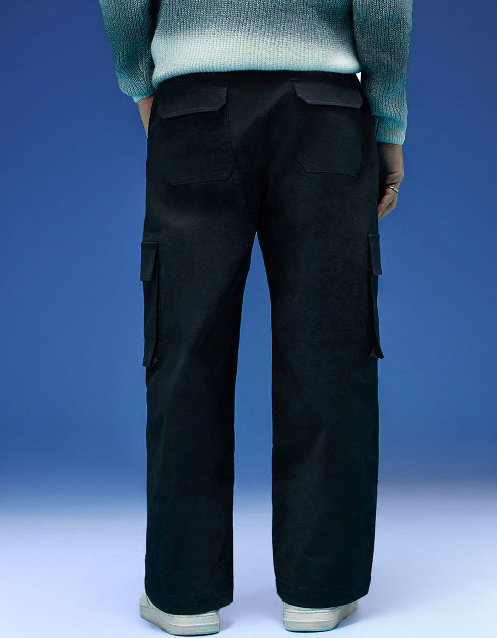 Men's Black Casual Regular Fit Solid Cargo