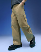 Men's Beige Casual Regular Fit Solid Cargo