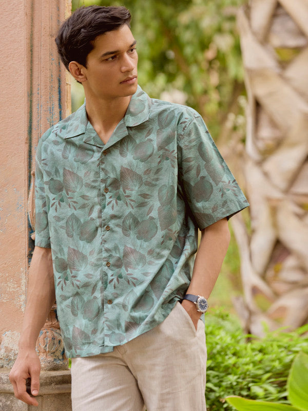 Men's Green Casual Relaxed Fit Printed Half Sleeves Shirt