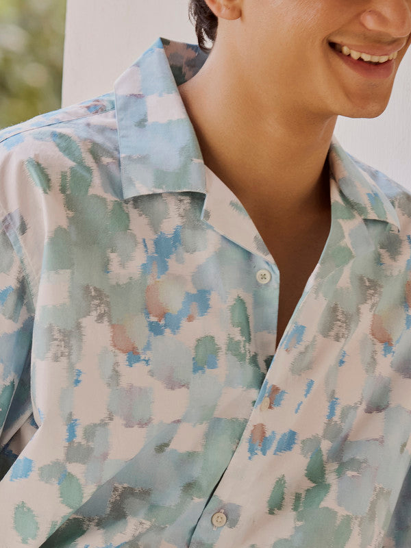 Men's White Casual Relaxed Fit Printed Half Sleeves Shirt