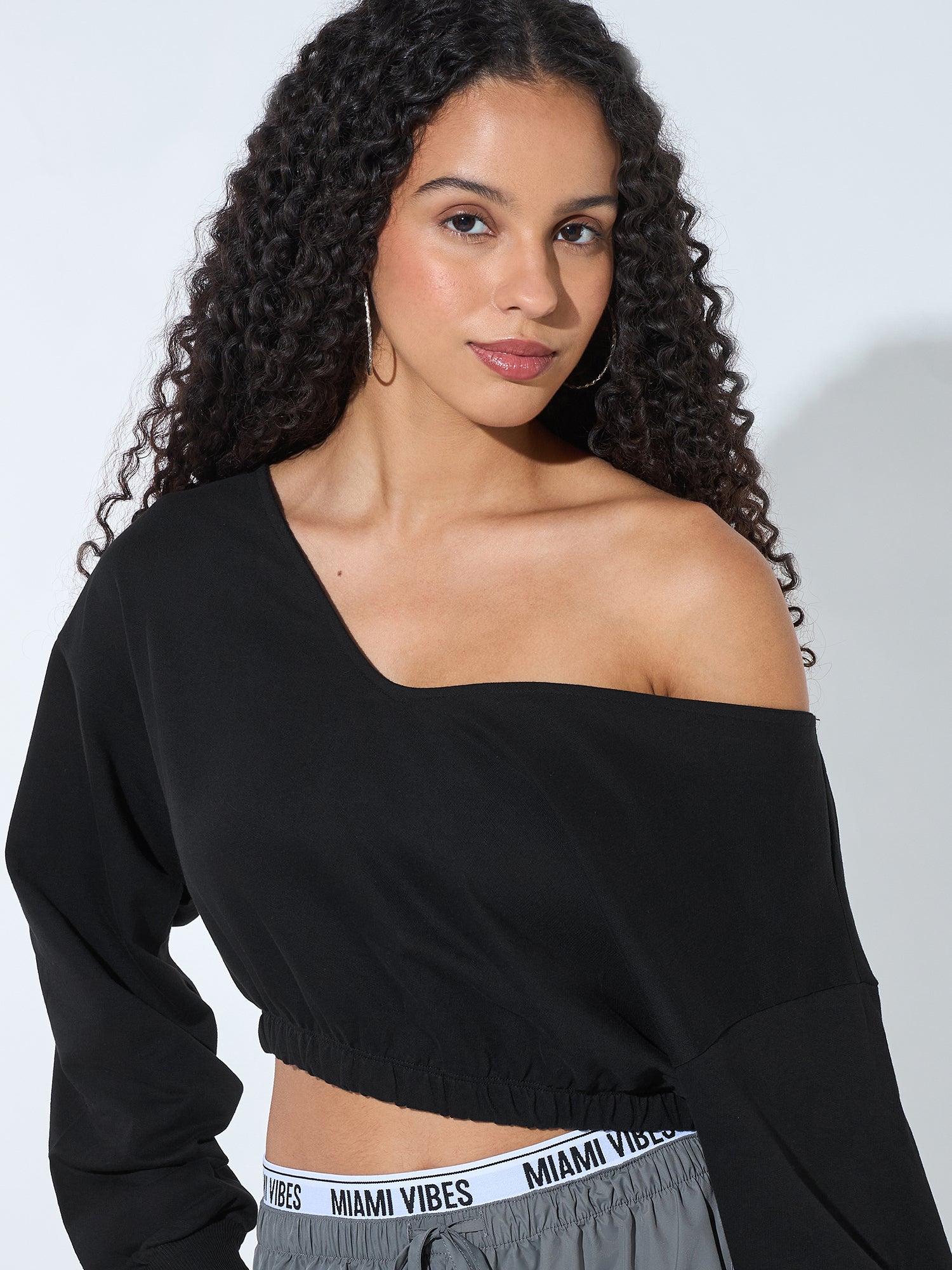 Women's Black V-Neck Cropped Sweatshirt