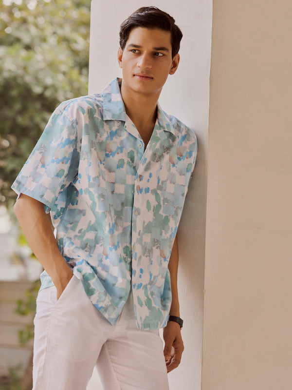 Men's White Casual Relaxed Fit Printed Half Sleeves Shirt