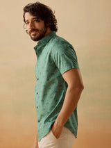 Men's Green Casual Slim Fit Printed Half Sleeves Shirt
