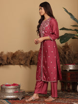 Women's Mauve Silk Thread Embroidered Kurta Set With Dupatta