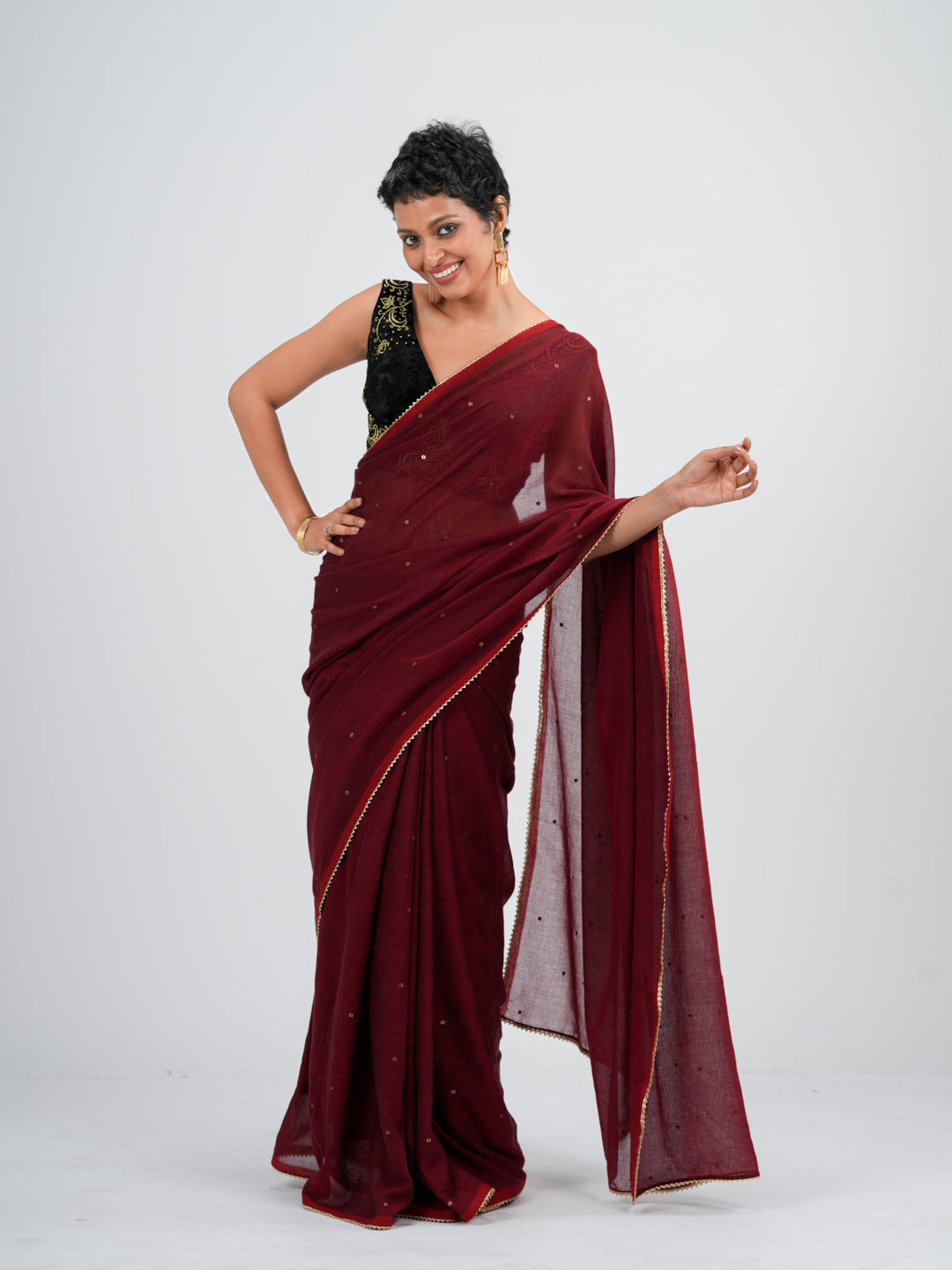 Women's Red Cotton Blend Saree