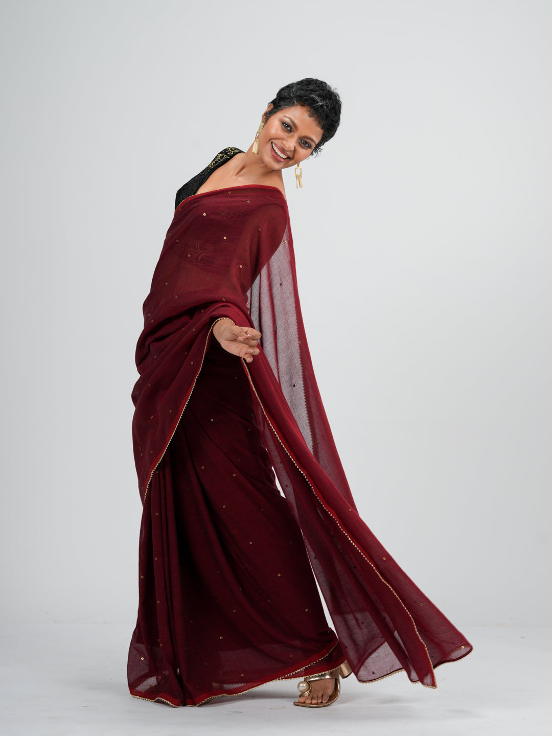 Women's Red Cotton Blend Saree