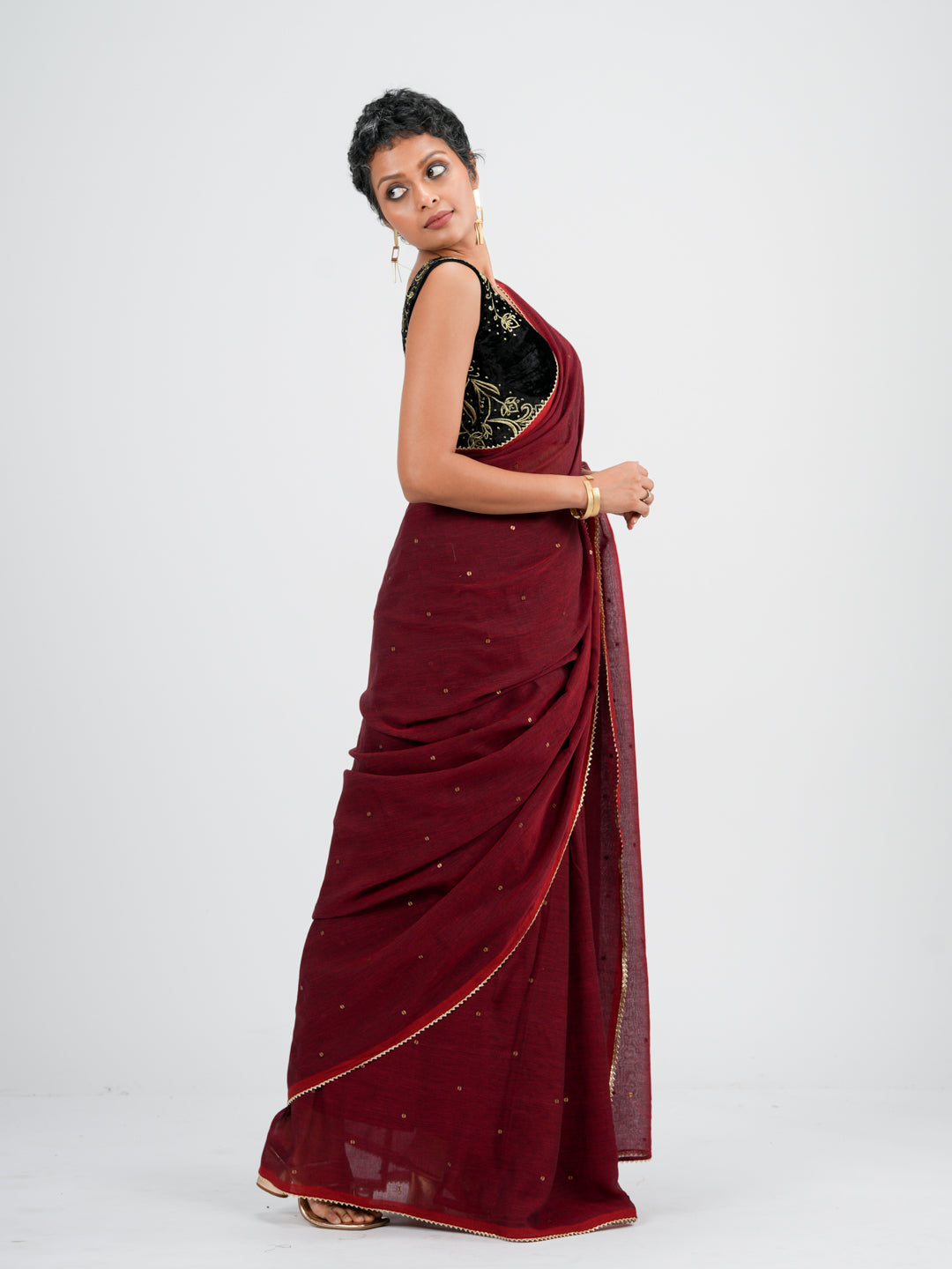 Women's Red Cotton Blend Saree