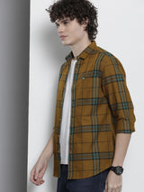 Men's Regular Fit Checkered Full Sleeves Cutaway Collar Casual Shirt