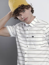 Men's Slim Fit Striped Half Sleeves Spread Collar Casual Shirt