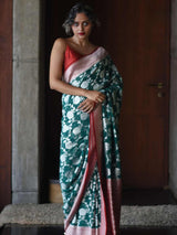 Women's Green Silk Georgette Saree with Blouse Piece