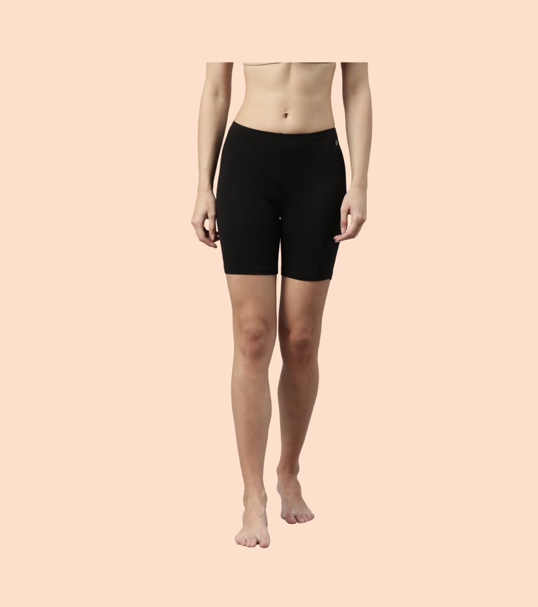Women's Black Outdoor Slim Fit Solid Shorts