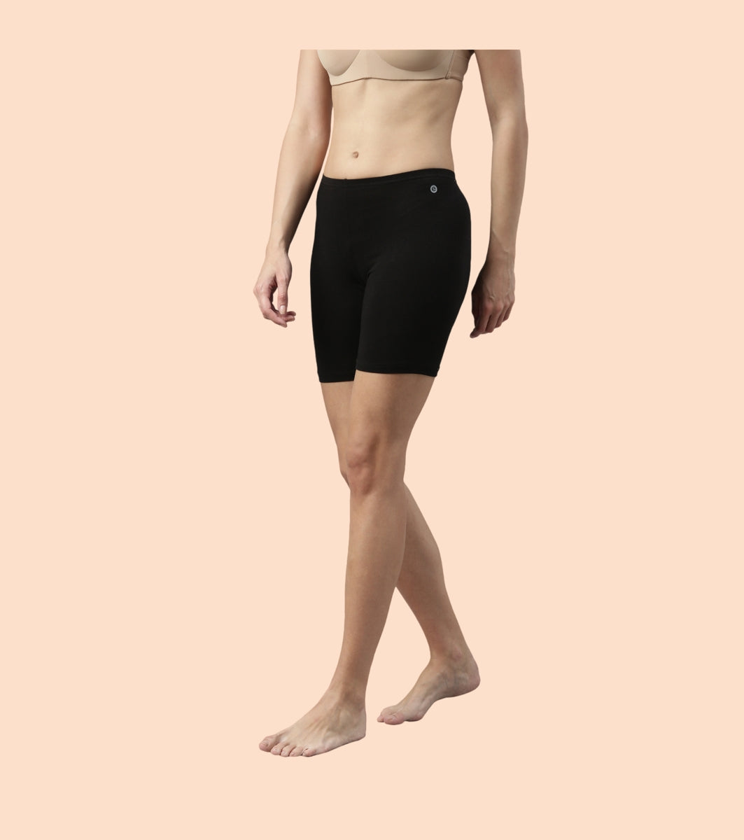 Women's Black Outdoor Slim Fit Solid Shorts