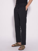 Men's Black Casual Regular Fit Solid Mid Rise Trouser