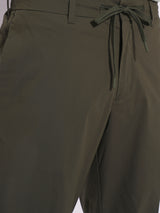 Men's Green Casual Regular Fit Solid Mid Rise Trouser