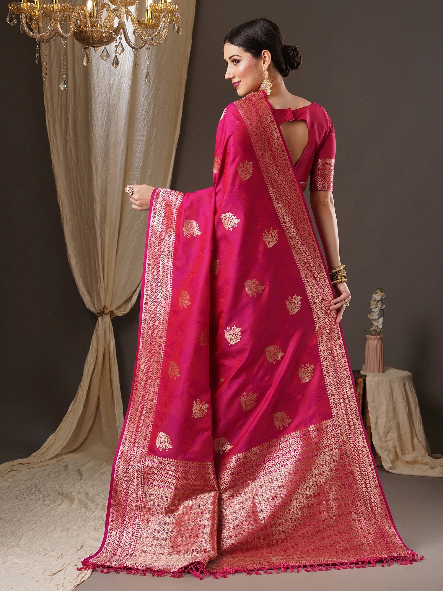 Women's Silk Blend Pink Woven Design Designer Saree with Blouse Piece