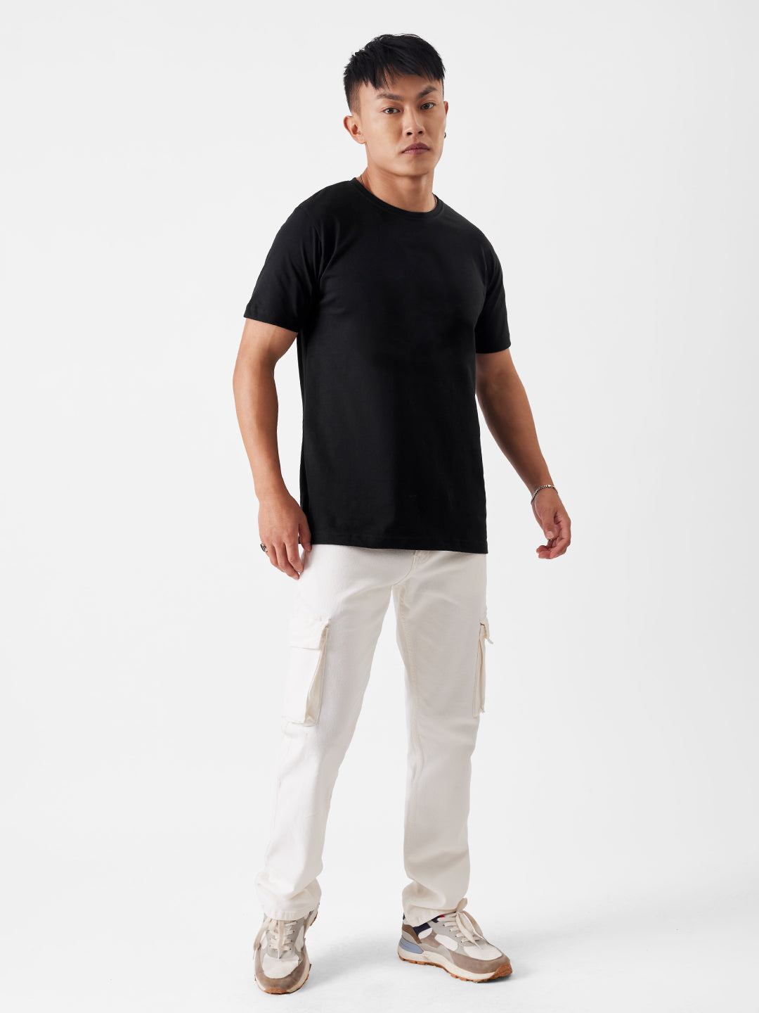 Men's Black Casual Solid Regular Fit Half Sleeves Tshirt