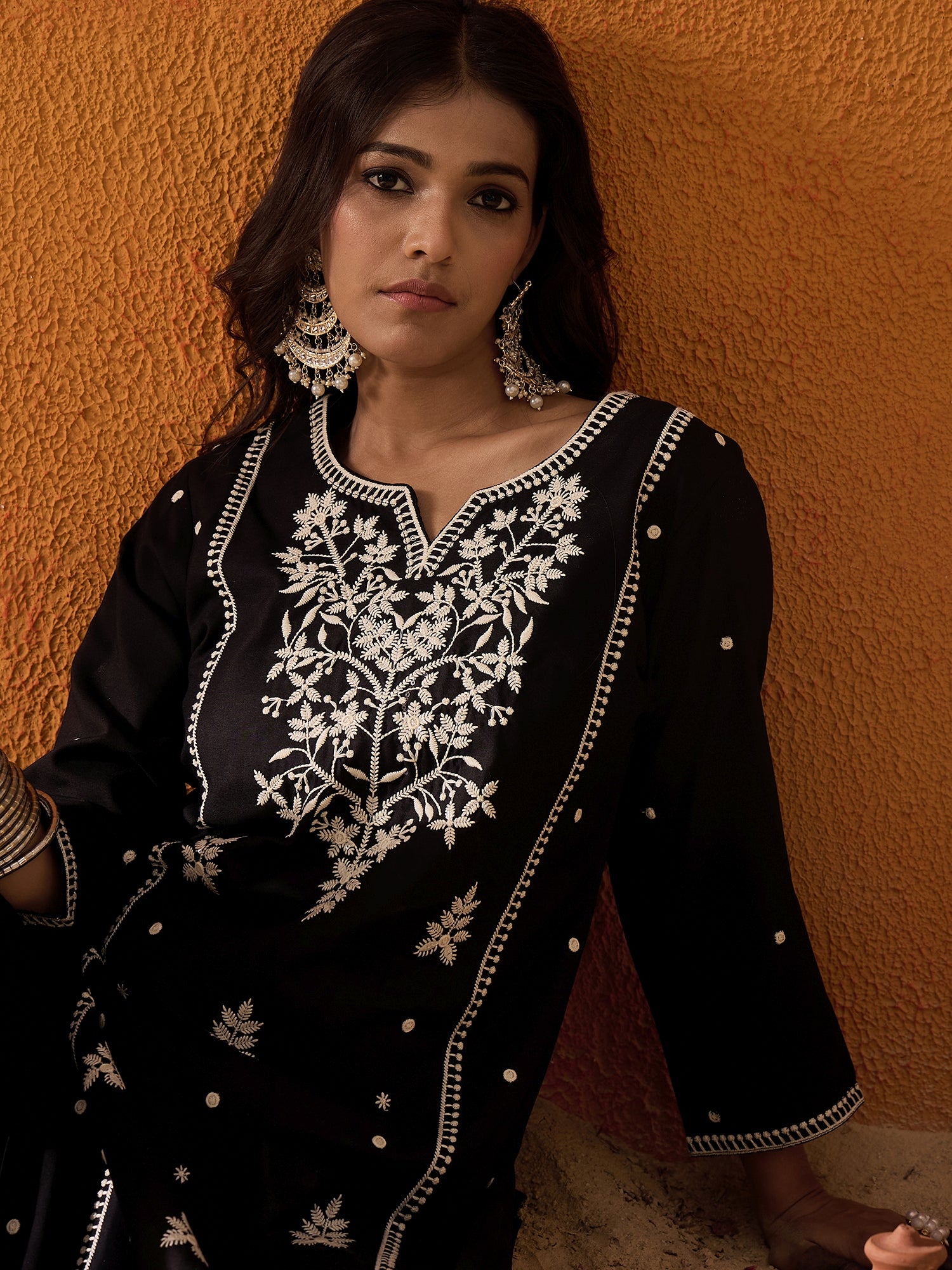 Women's Black Embroidered Straight Kurta