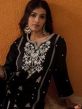 Women's Black Embroidered Straight Kurta