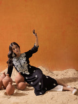 Women's Black Ethnic Round Neck Three Quarter Sleeves Kurta