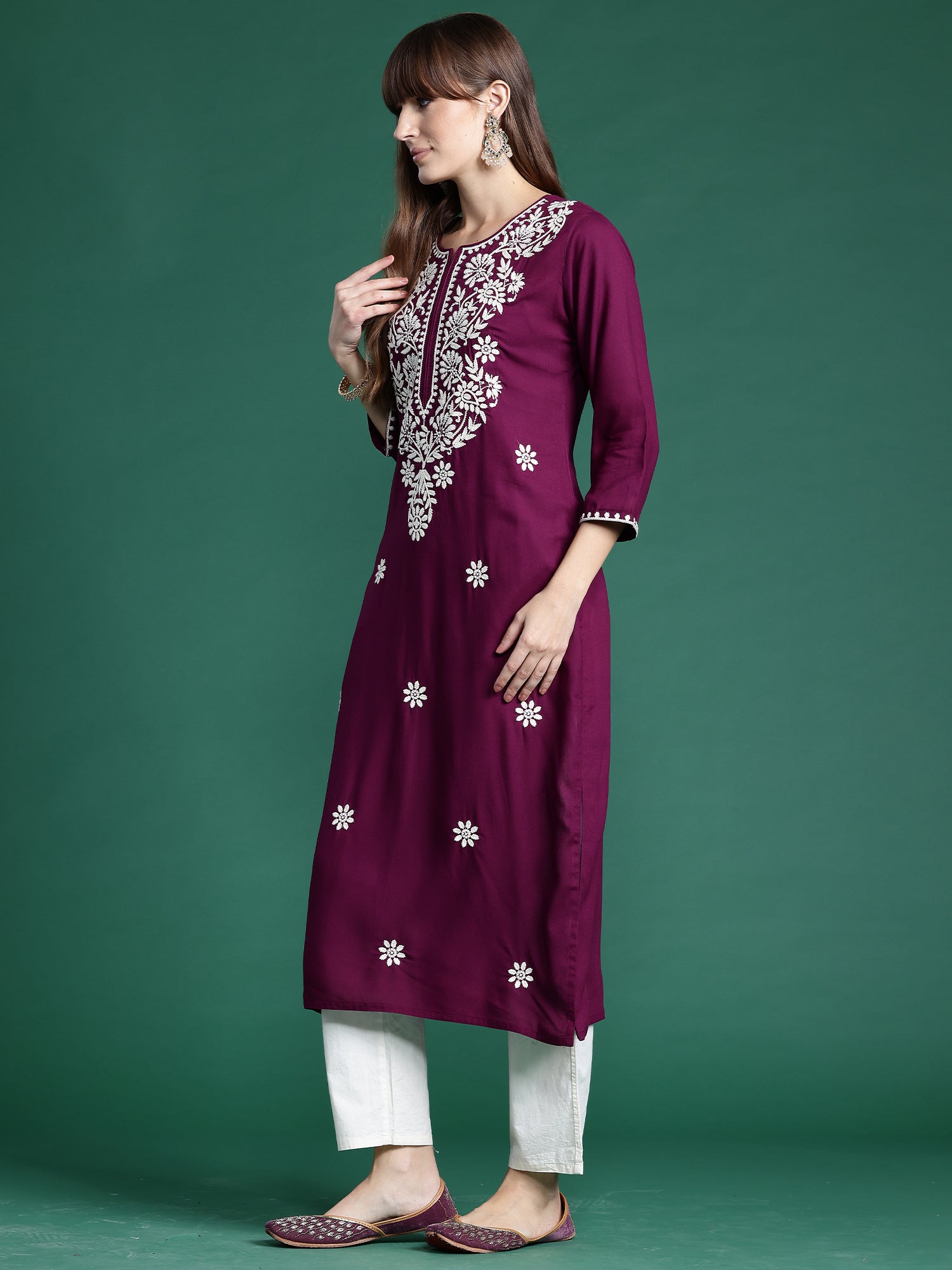 Women's Purple Embroidered Straight Kurta