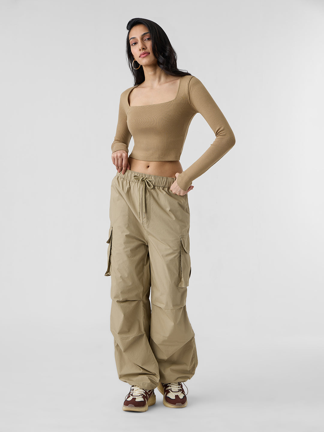 Women's Beige Casual Slim Fit Solid Full Sleeves Top