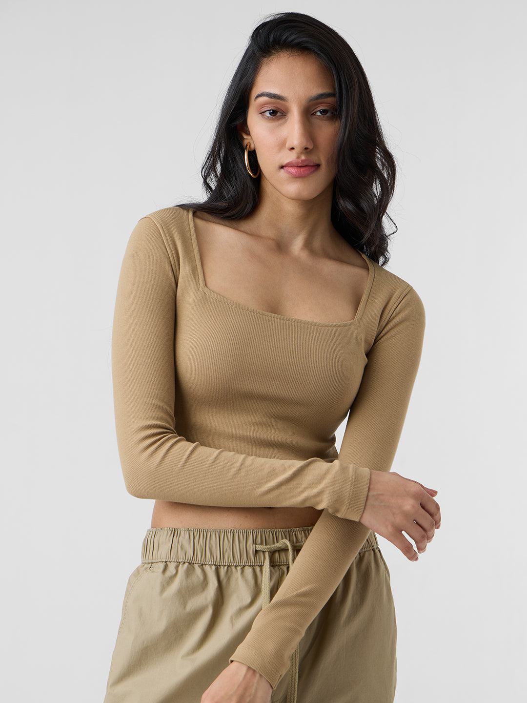 Women's Beige Casual Slim Fit Solid Full Sleeves Top