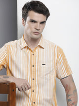 Men's Slim Fit Striped Half Sleeves Cutaway Collar Casual Shirt