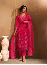 Women's Red Fusion Regular Fit Printed Three Quarter Sleeves Kurtas Sets