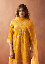 Women's Yellow Festive Regular Fit Embroidered Three Quarter Sleeves Kurtas Sets