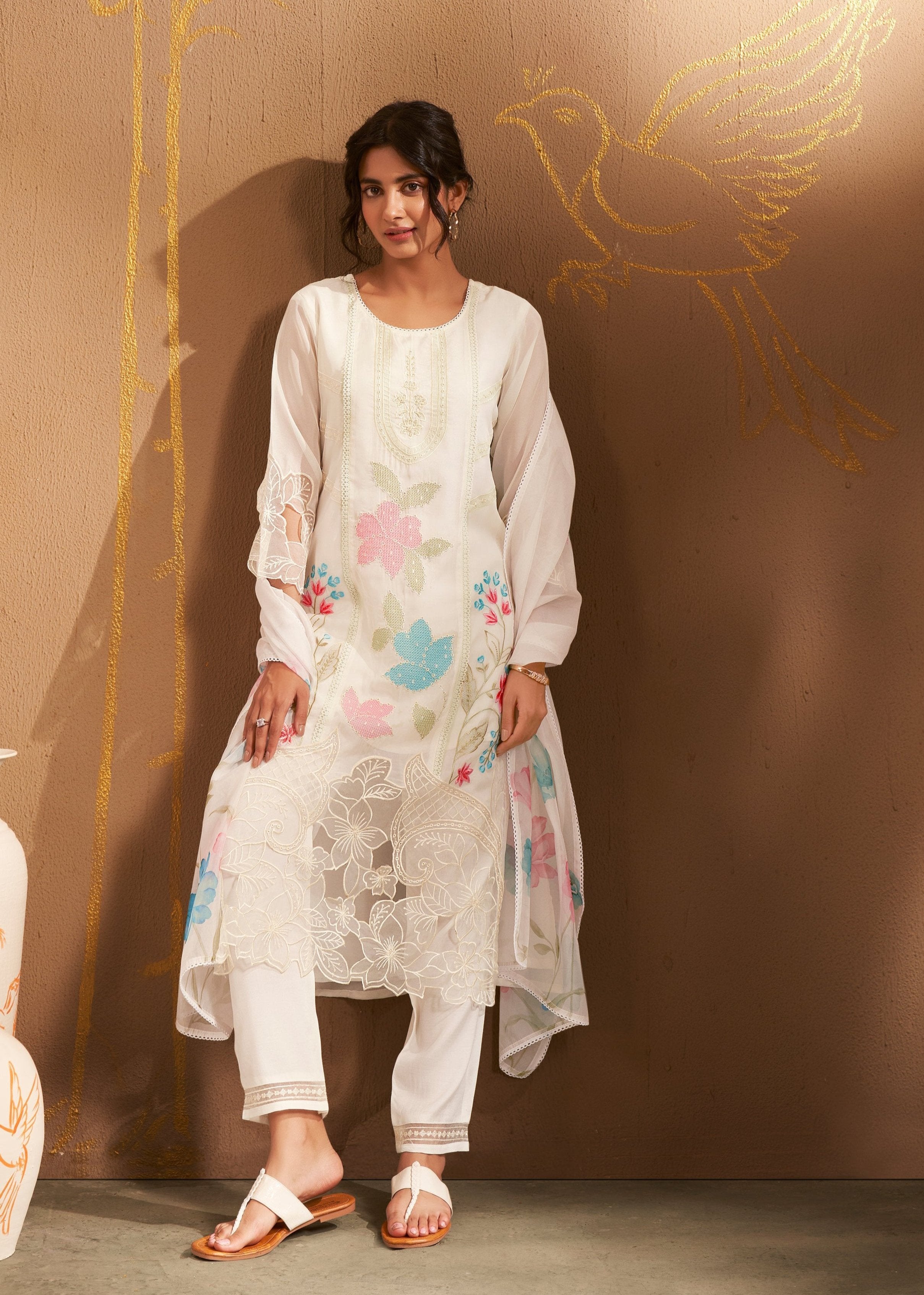 Women's White Fusion Regular Fit Embroidered Full Sleeves Kurtas Sets
