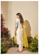 Women's Yellow Fusion Regular Fit Printed Three Quarter Sleeves Kurtas Sets
